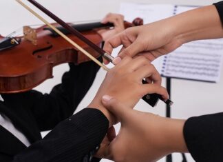 Breaking Down Barriers: Overcoming Challenges of Learning Violin Online Learning Violin